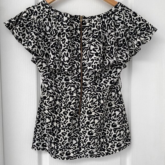 🎬✨ Umbrella Academy - H&M - White and Black Leopard Print Peplum - Picture 3 of 7